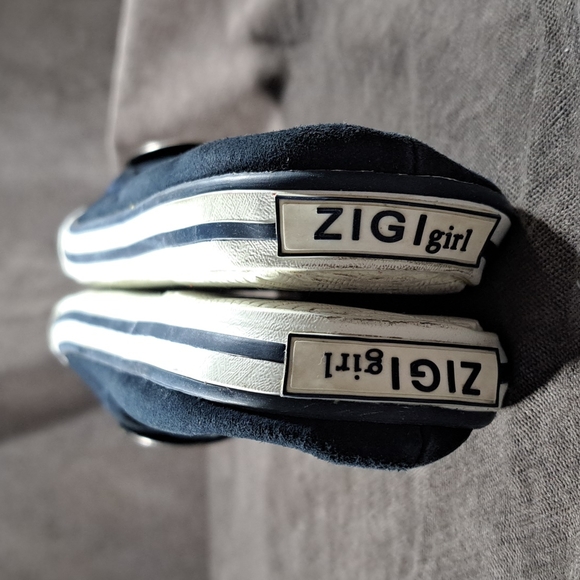 Zigi Girl Navy Blue Nubuck Suede Leather Slip Ons VG- US 7.5 - Picture 13 of 16